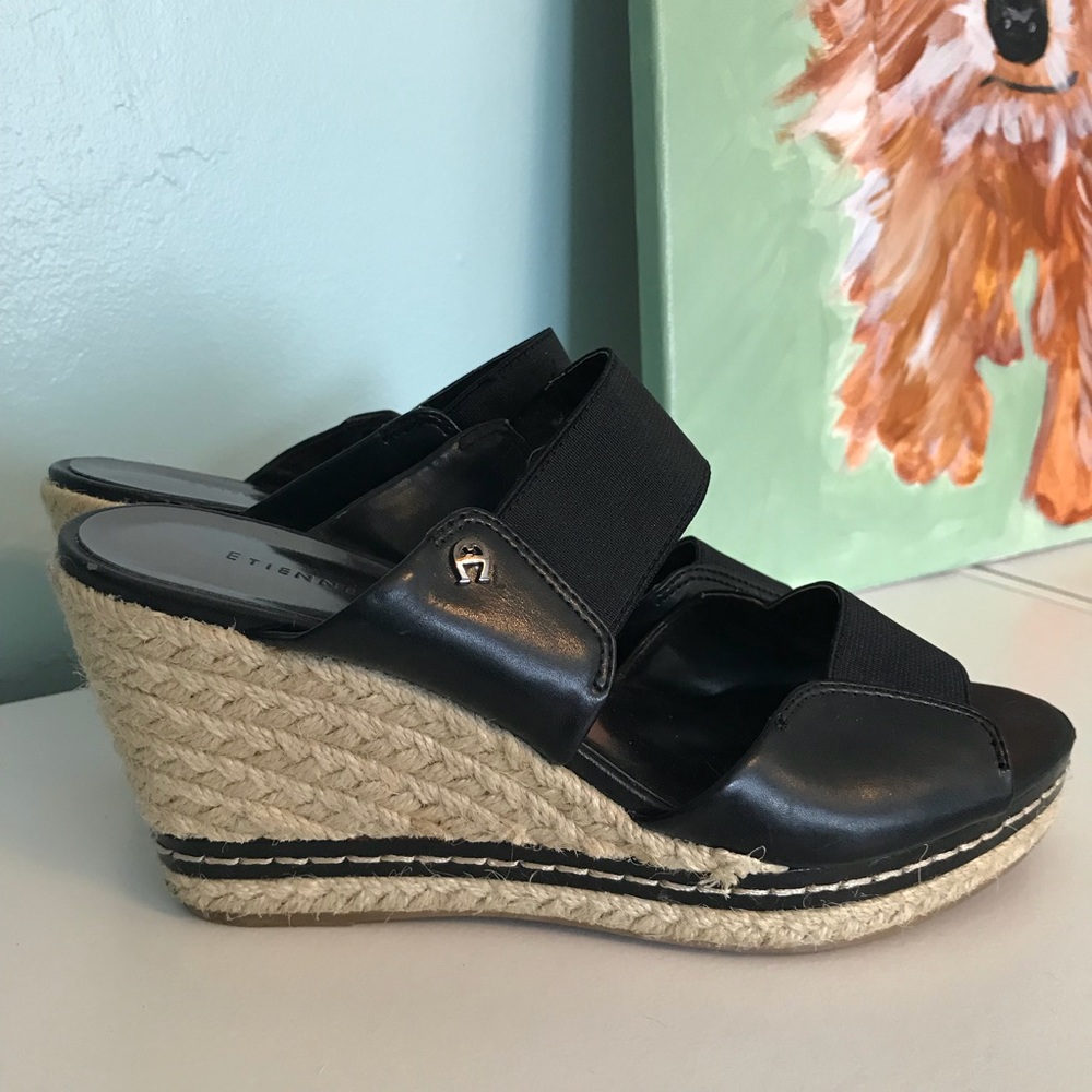 Black strap wedges